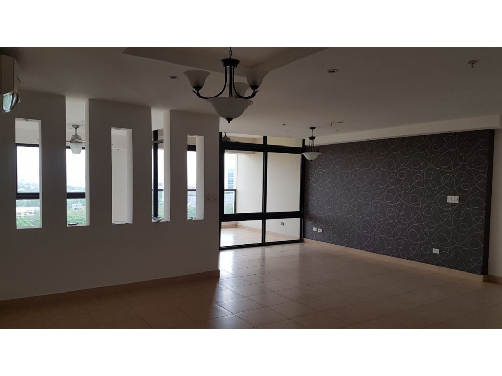3-Bedroom Apartment in Costa del Este