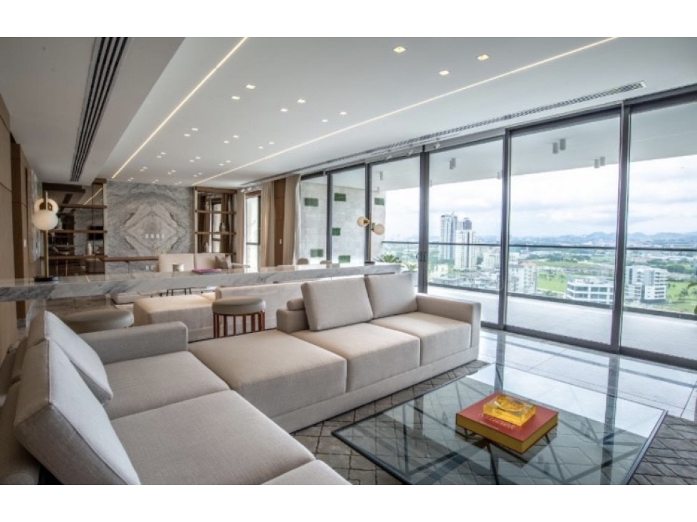 3-Bedroom Apartment in Costa del Este - 2