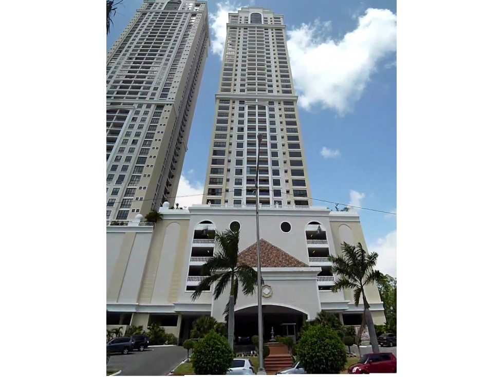 3-Bedroom Apartment in Costa del Este