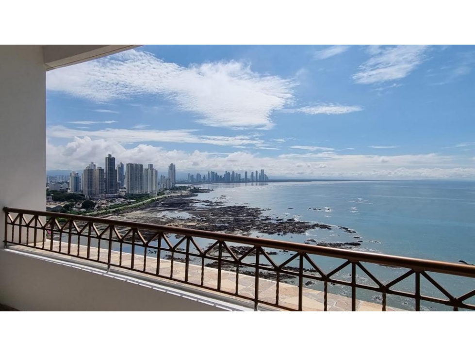 3-Bedroom Apartment in Punta Pacifica