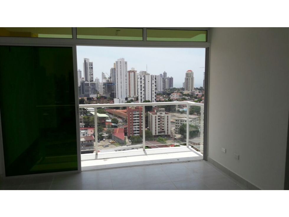 3-Bedroom Apartment in Vía España