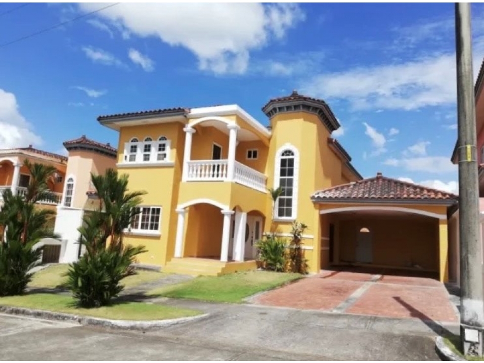 3-Bedroom House in Ancon