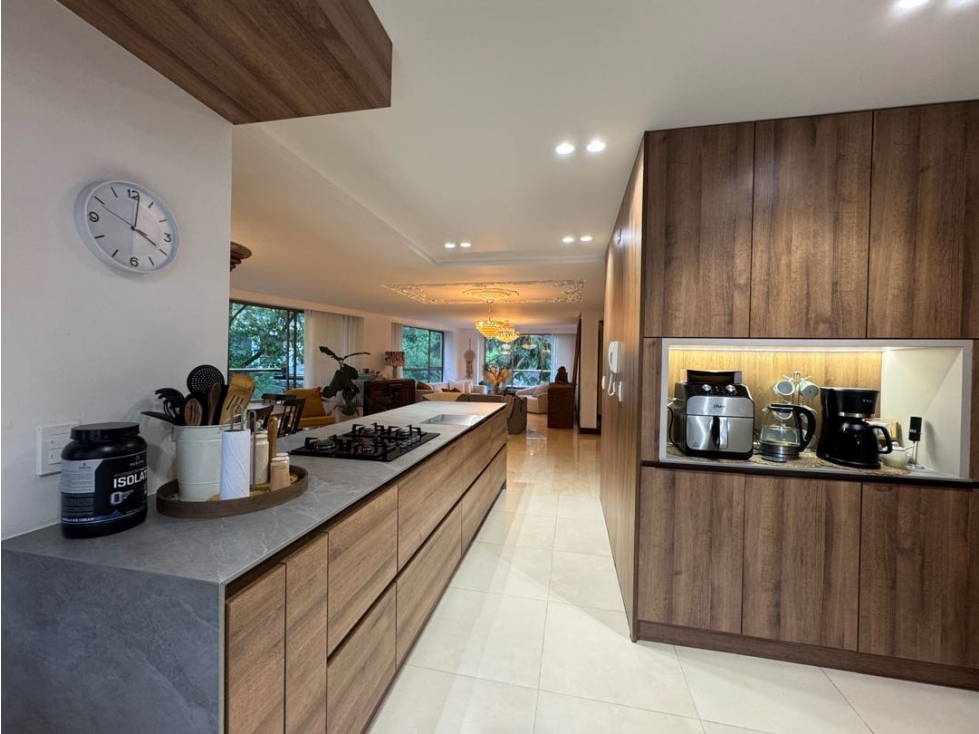 Venta apartamento de lujo. El Poblado, Las Lomas. Piscina. — foto 6