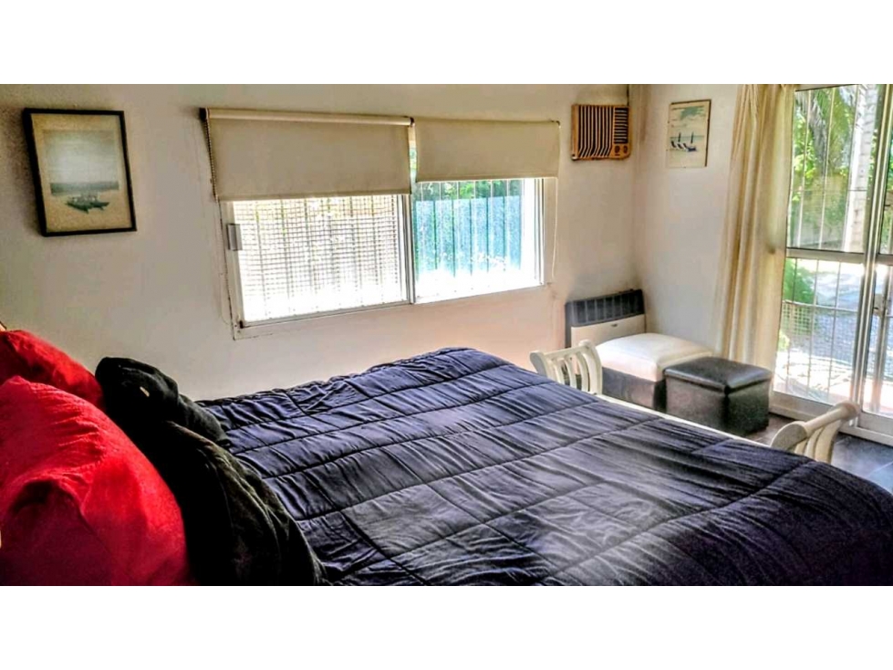 425 entre 135 y 136 - Casa en Venta - 4