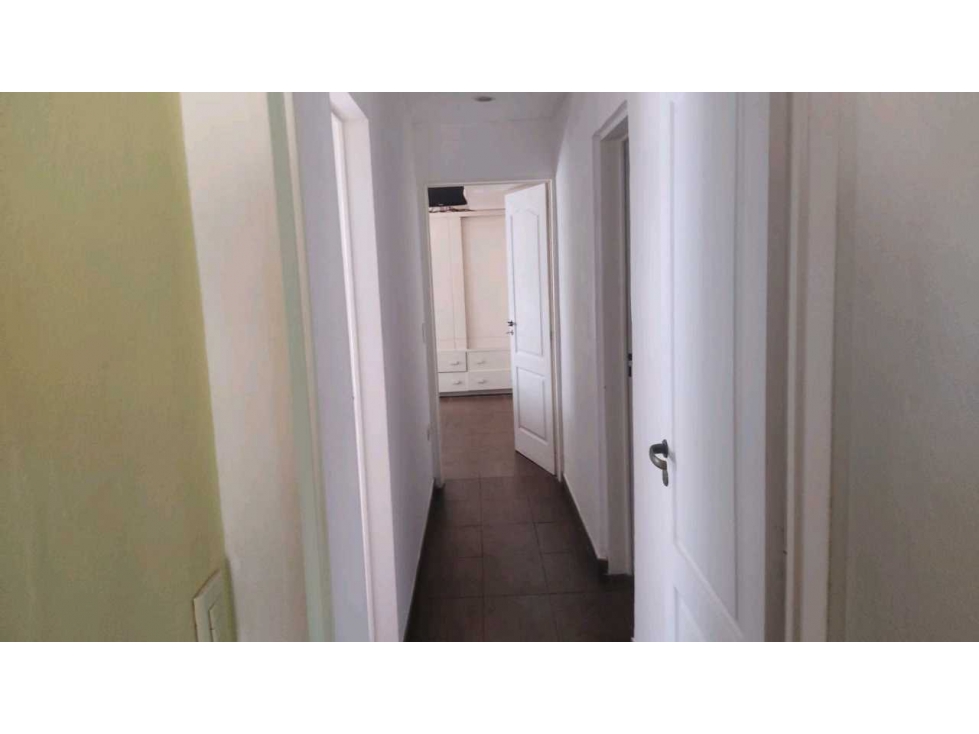 425 entre 135 y 136 - Casa en Venta - 5