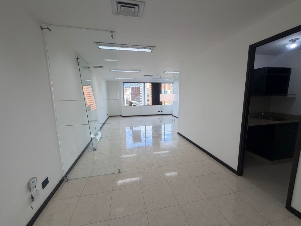 45m2 oficina arriendo El Poblado Milla de Oro
