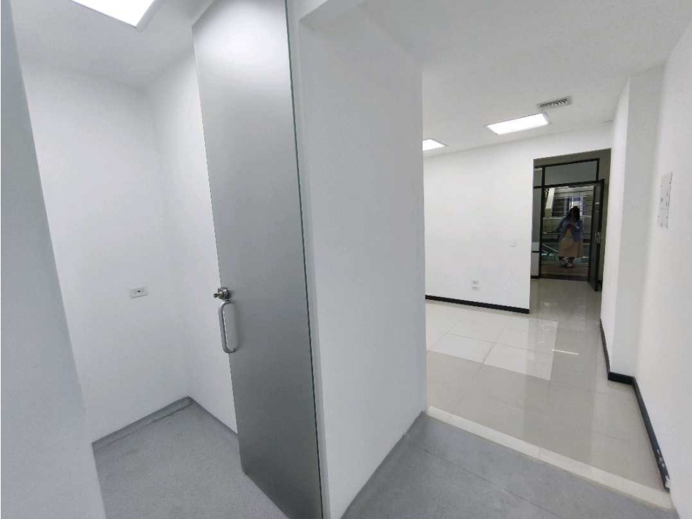 46m2 Oficina / local arriendo en El Poblado - 4