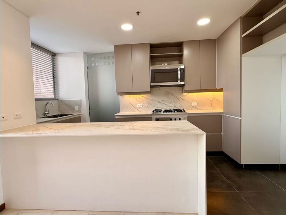 Apartamento de 4 alcobas en piso Alto! — foto 2