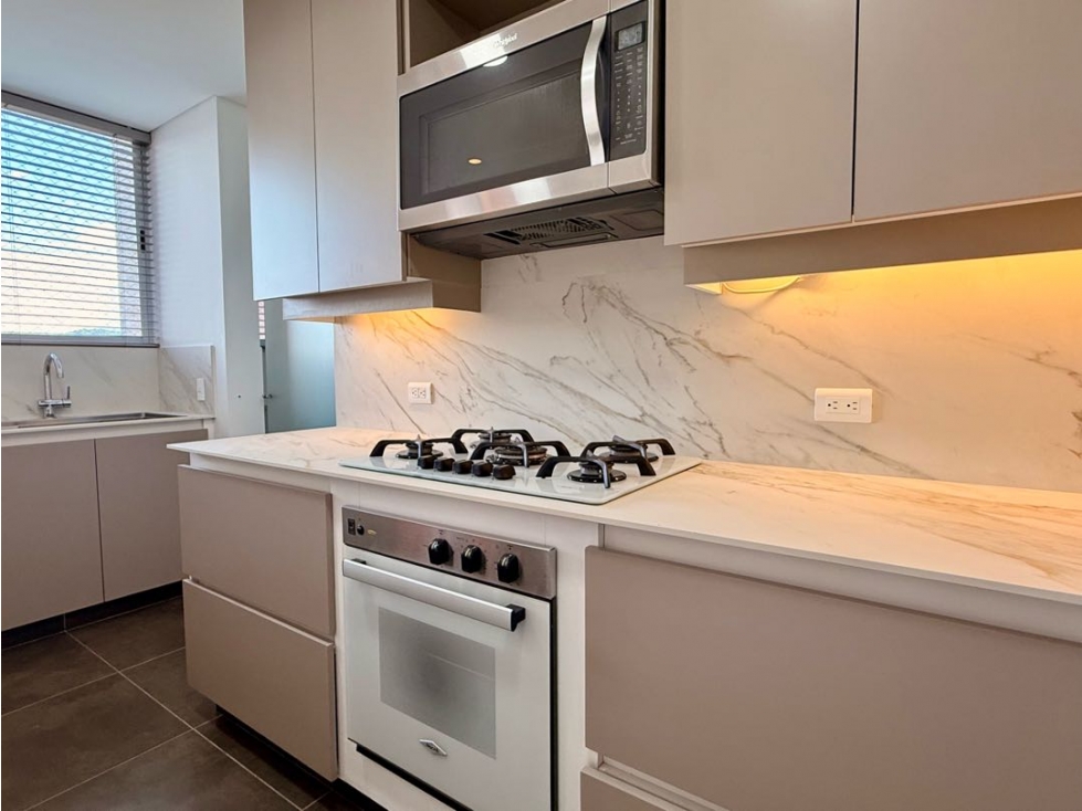 Apartamento de 4 alcobas en piso Alto! — foto 4