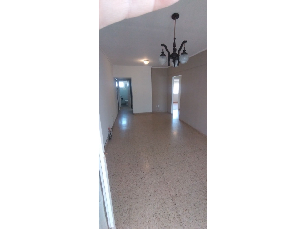 4 AMBIENTES CON BALCÓN SALIENTE Y VISTA LATERAL AL MAR LA PERLA - 4
