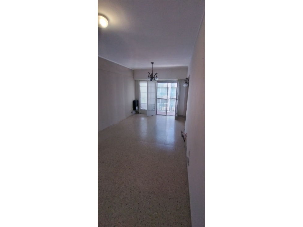 4 AMBIENTES CON BALCÓN SALIENTE Y VISTA LATERAL AL MAR LA PERLA - 6