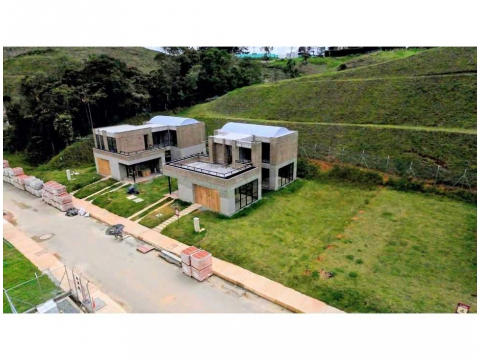MARAVILLOSA PORTUNIDAD DE CONSTRUIR CASA EN EL ESCOBERO — foto 4