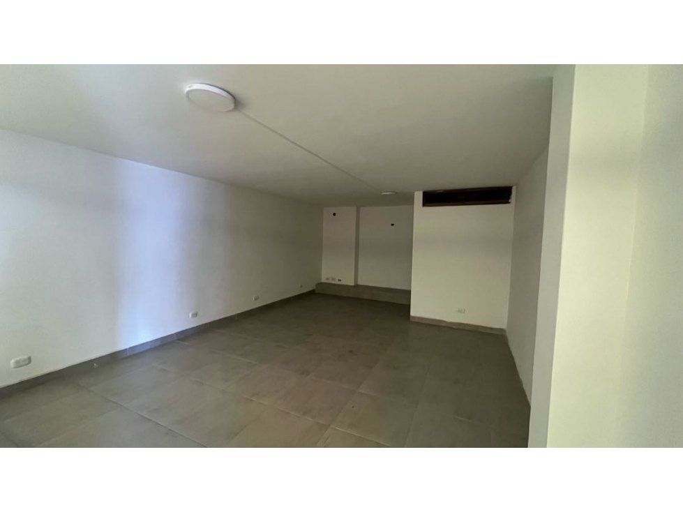 4 PISOS DE OFICINAS DISPONIBLES- CERCA BANCO DE LA REPUBLICA - 6