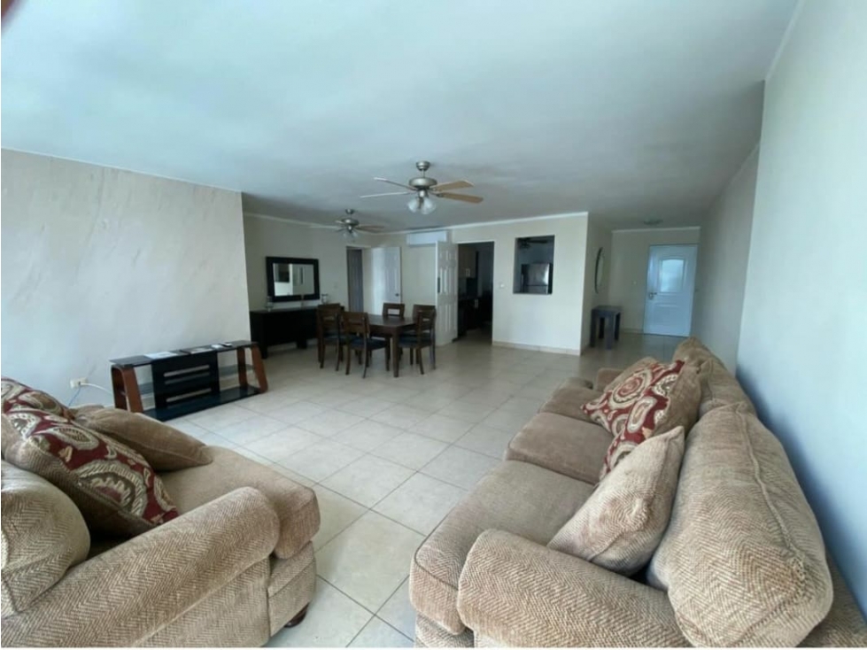 4-Bedroom Apartment in Costa del Este