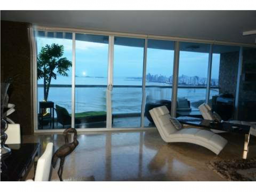 4-Bedroom Apartment in Costa del Este
