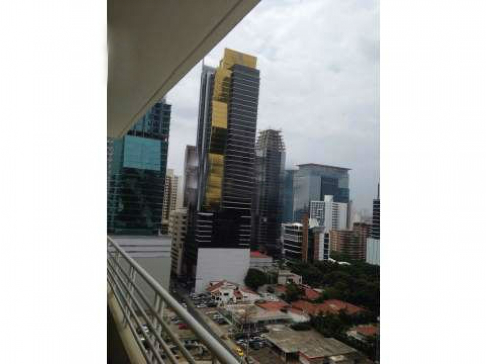 4-Bedroom Apartment in Obarrio