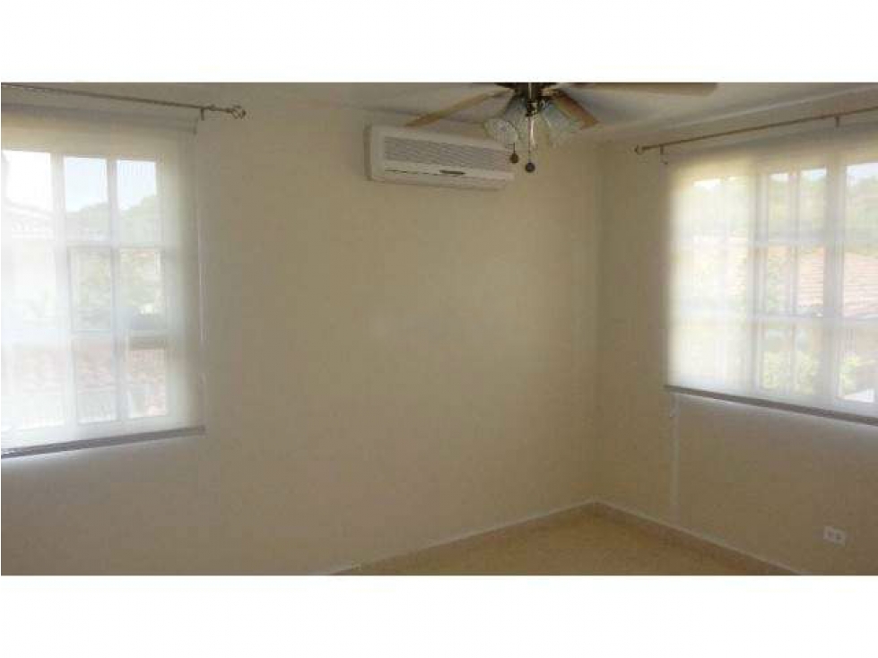 4-Bedroom House in Clayton — foto 2