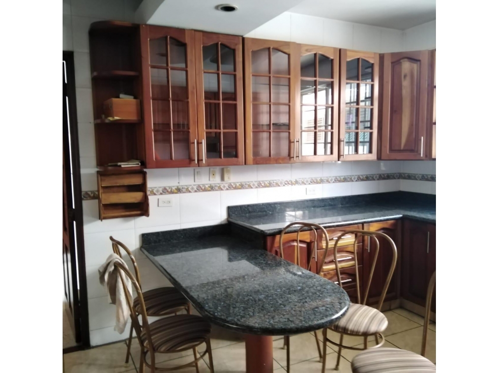 4-Bedroom House in Los Angeles — foto 5