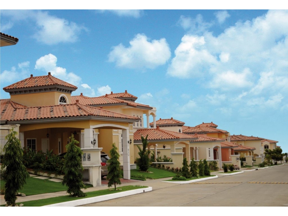 4-Bedroom House in Tumba Muerto