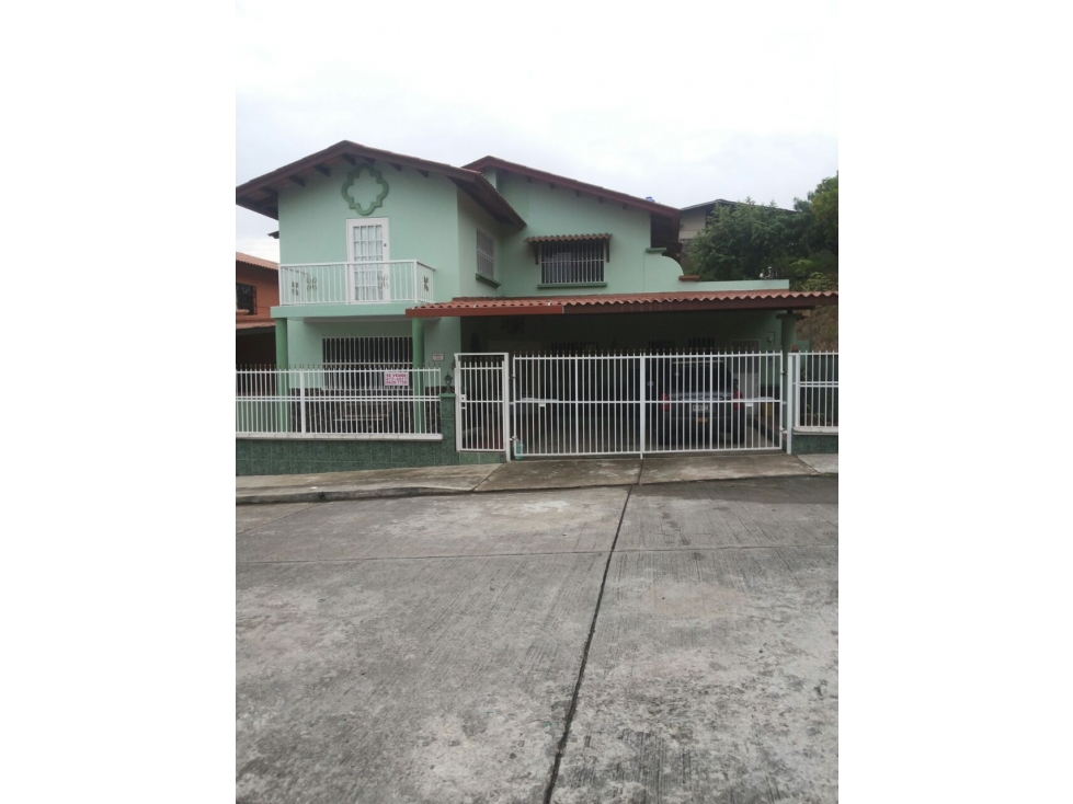 4-Bedroom House in Villa Lucre — foto 5