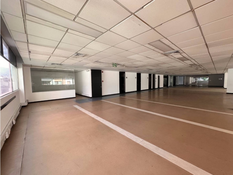 508m2 Oficina arriendo Medellin Ciudad del Rio — foto 4