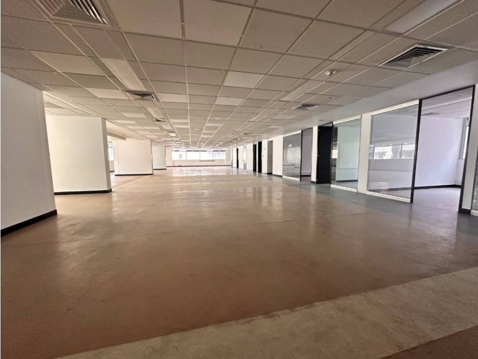 508m2 Oficina arriendo Medellin Ciudad del Rio