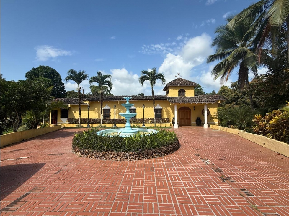 50-Hectare Agricultural Estate in Colón - 1