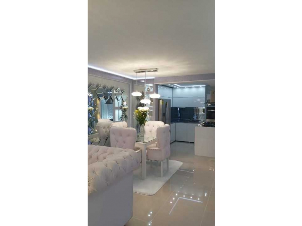 VENDO CASA EN EXCELENTE CONJUNTO AVENIDA SUR