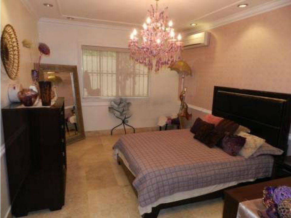 5-Bedroom House in Clayton — foto 4