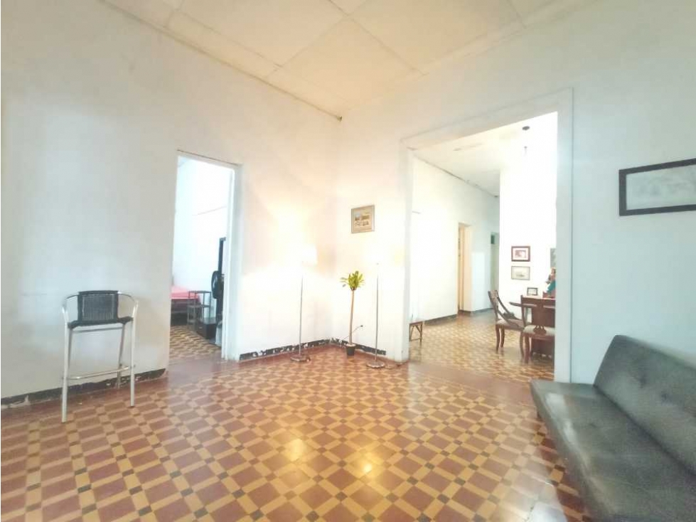 CASA LOTE PARA VENTA EN MANGA - USO COMERCIAL