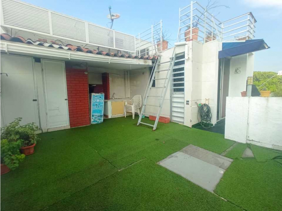 EDIFICIO DE 3 PISOS PARA VENTA EN MANGA - 1