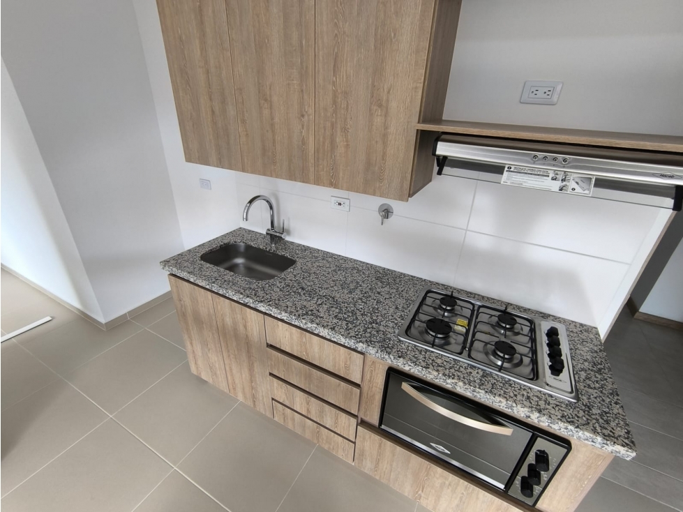 70m2 Apartamento en arrendamiento en Sabaneta — foto 2