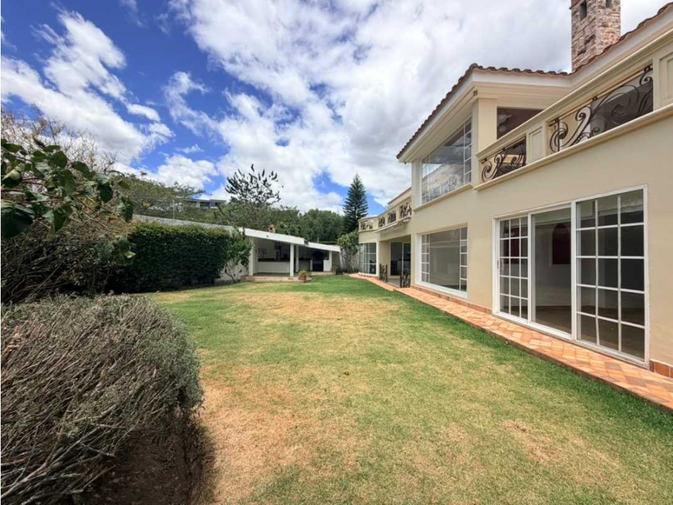 799mil Casa de Lujo en Venta en Cumbayá, Urbanización Exclusiva — foto 3