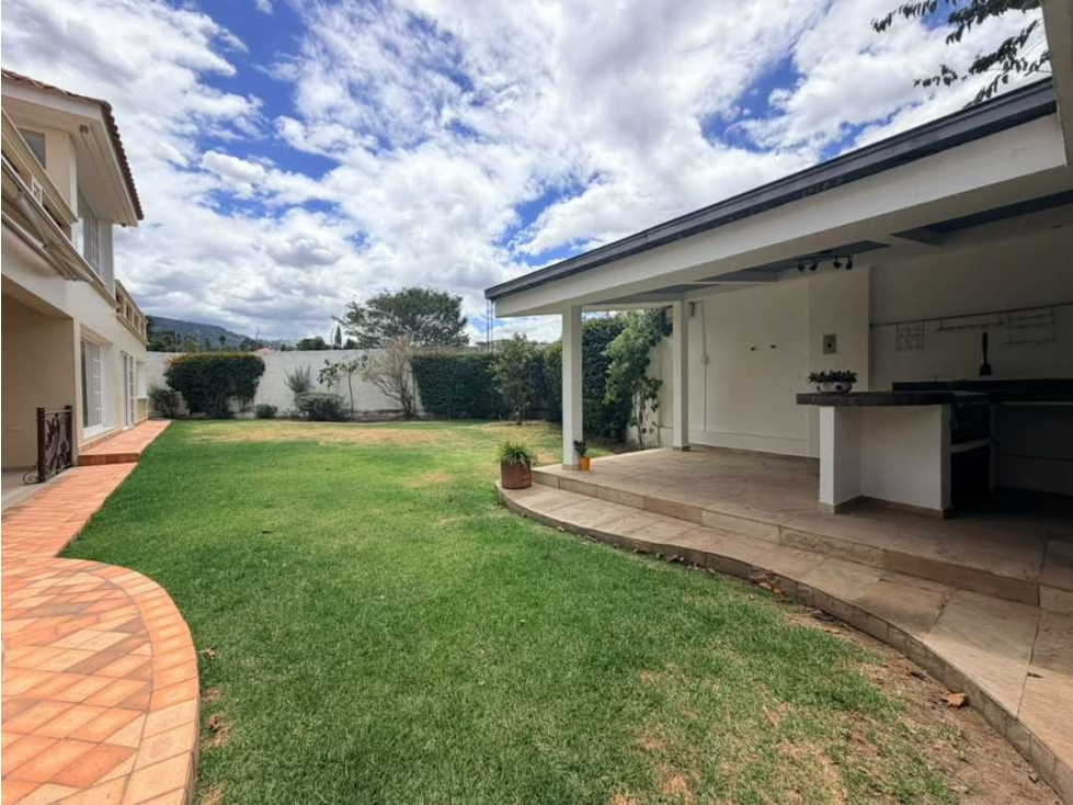 799mil Casa de Lujo en Venta en Cumbayá, Urbanización Exclusiva — foto 5