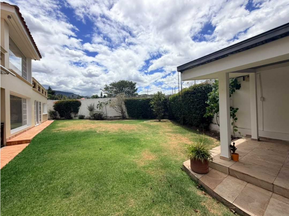 799mil Casa de Lujo en Venta en Cumbayá, Urbanización Exclusiva — foto 6