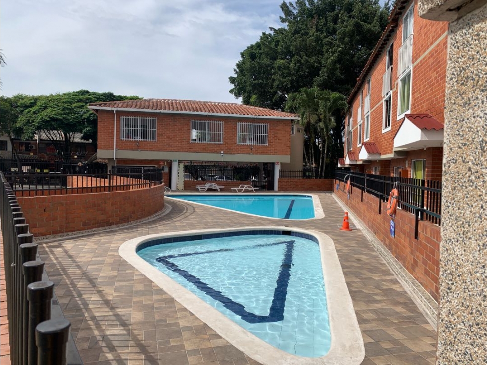 7B VENDE CASA EN EL CANEY $295