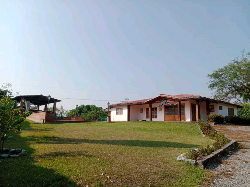 $800.000.000 COP Casa Campestre en Venta Condominio - 4