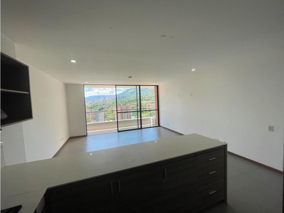 80m2 apartamento en arriendo Loma de las Brujas Envigado — foto 3