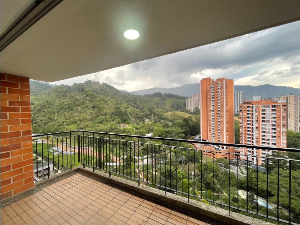 86M2 Apartamento en Arrendamiento Mundo Sabaneta — foto 2