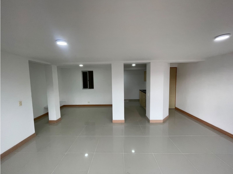 86M2 Apartamento en Arrendamiento Mundo Sabaneta — foto 4