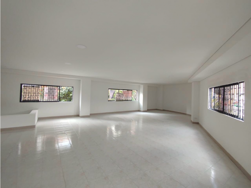 90m2 Local Comercial en la avenida las Vegas En Sabaneta — foto 3
