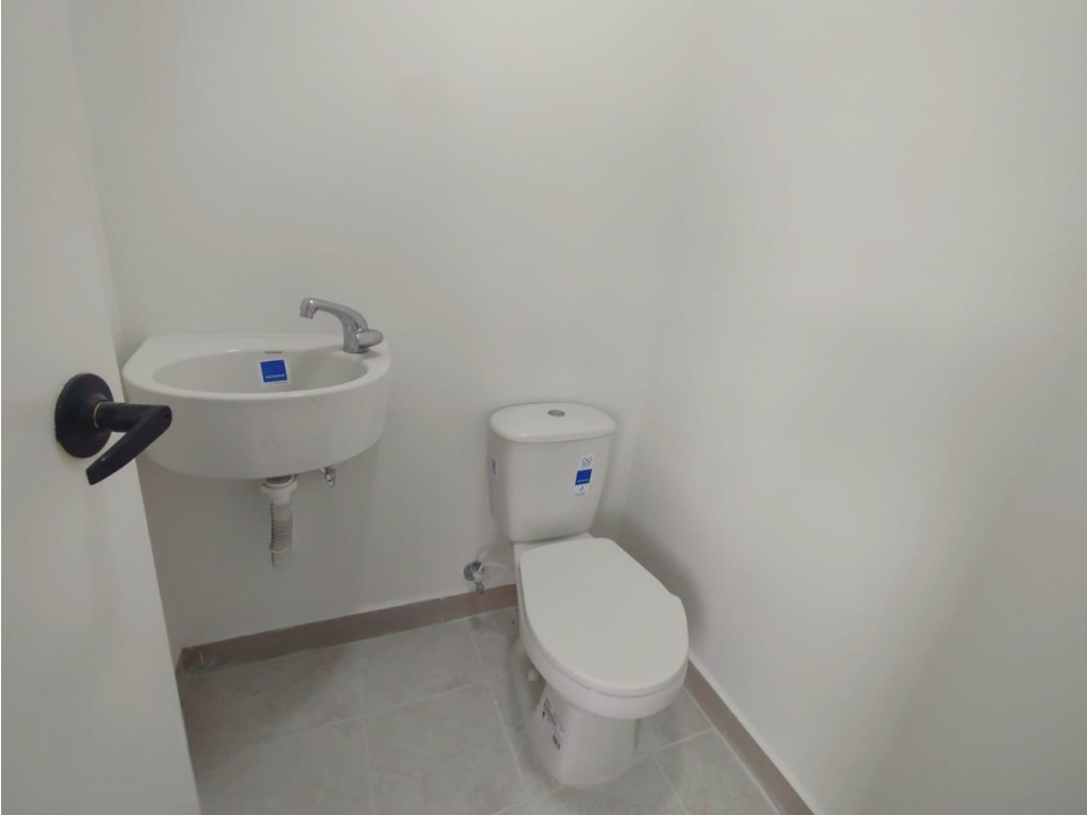 90m2 Local Comercial en la avenida las Vegas En Sabaneta — foto 6