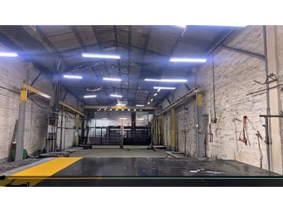 926m2 Bodega Arriendo Barrio Colombia