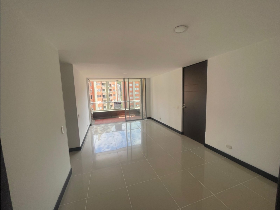 97m2 Apartamento en arrendamiento en Camino Verde Envigado — foto 2