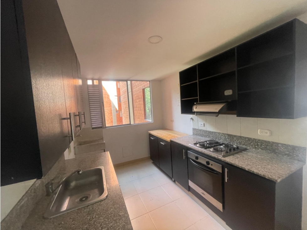 97m2 Apartamento en arrendamiento en Camino Verde Envigado — foto 6