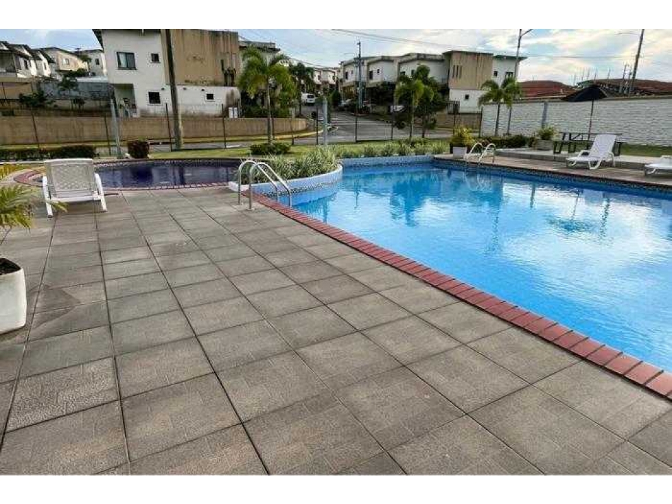 AALUILER DE CASA PH VISTA DEL LAGO LAS CUMBRES TERRENO AMPLIO VV — foto 3
