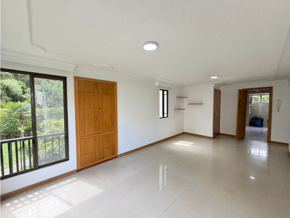 (AC) EN MULTICENTRO DE VENDE APARTAMENTO EN SEGUNDO PISO — foto 2