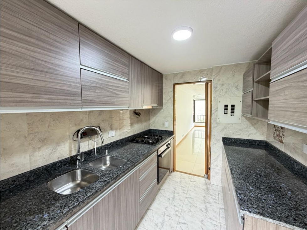 (AC) EN MULTICENTRO DE VENDE APARTAMENTO EN SEGUNDO PISO — foto 3