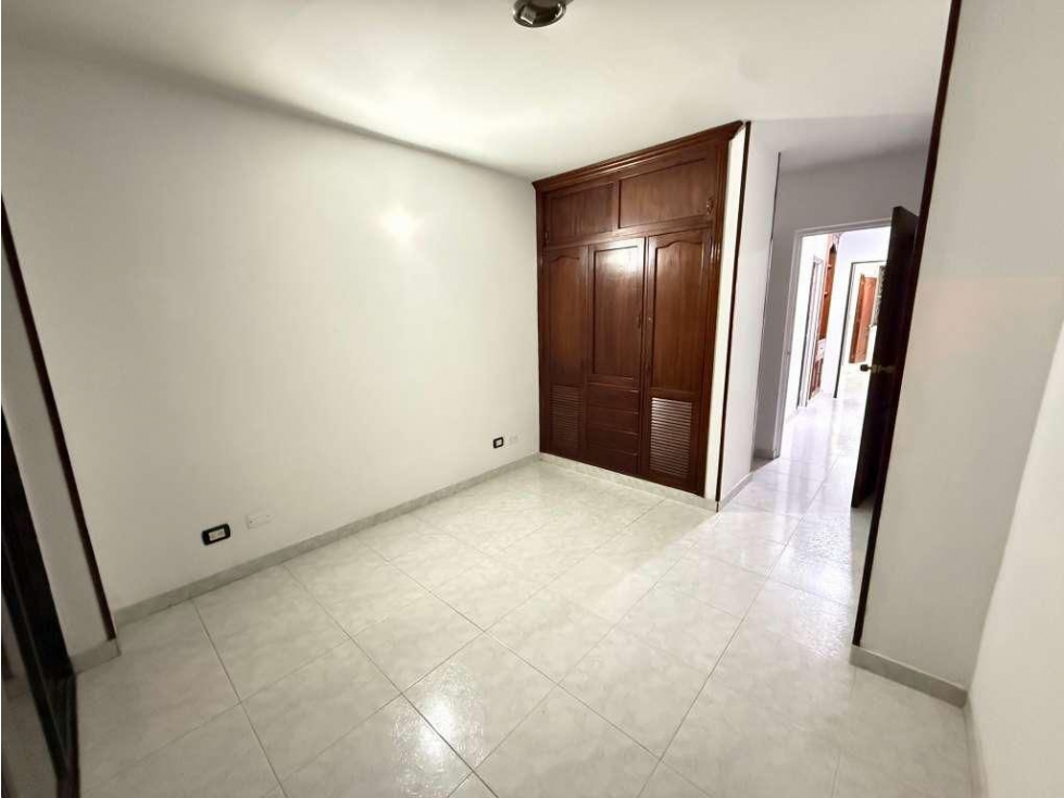 (AC) SE VENDE AMPLIA CASA EN BARRIO LA HACIENDA — foto 5