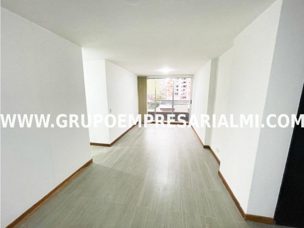 ACOGEDOR APARTAMENTO EN ARRIENDO - SECTOR CIUDAD DEL RÍO COD: 31694